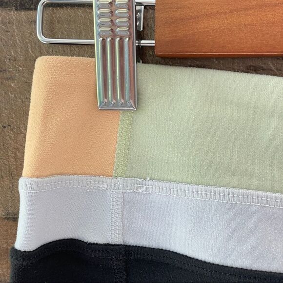 Lululemon Athletica Reversible Loose Fit Wide Leg Groove Crop Legging Size 6 - Picture 4 of 7